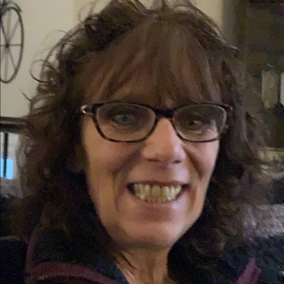 Meet your Posher, Ingrid - Picture 1 of 1